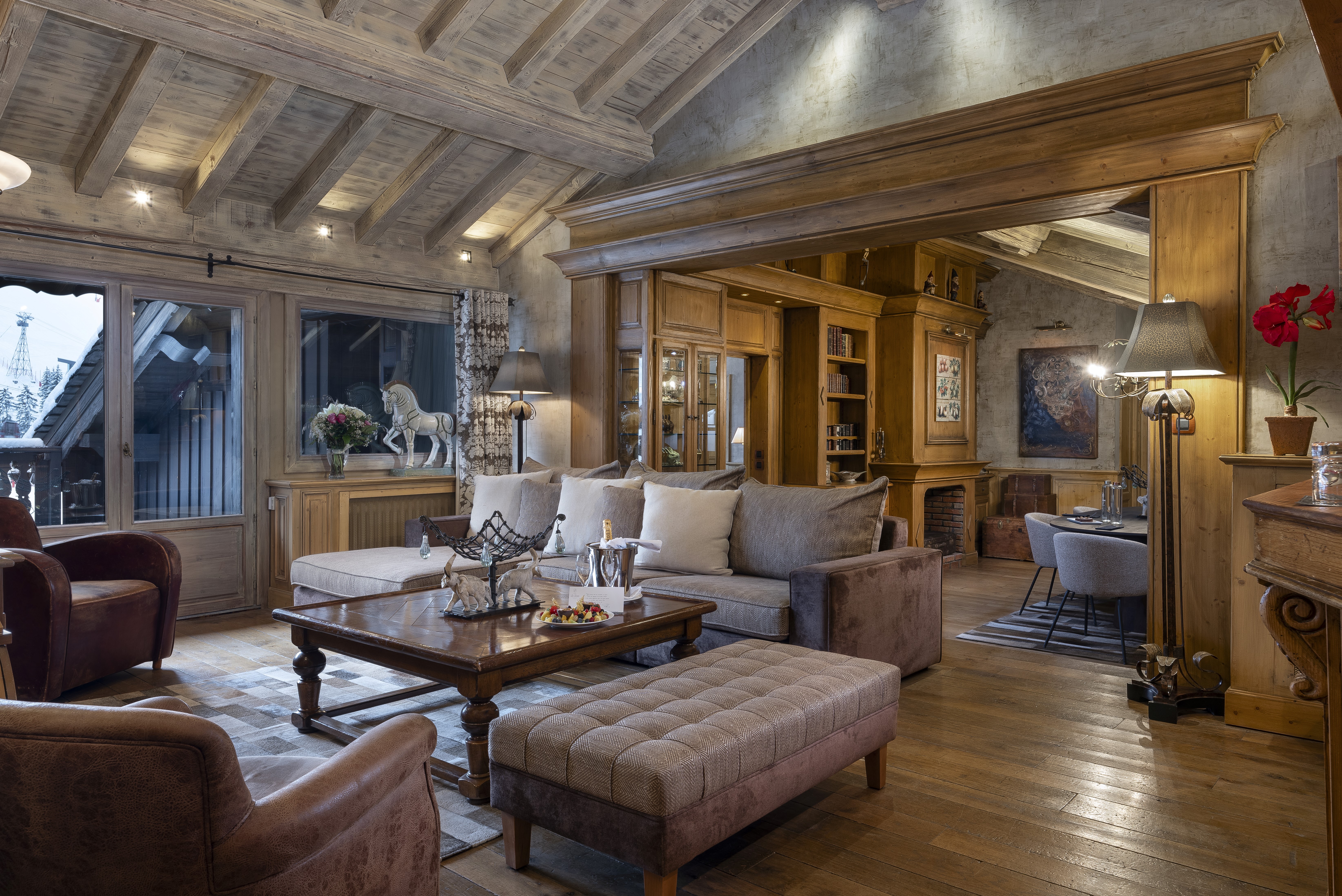 Suite Présidentielle Le Lana Courchevel 1850 salon vue montagne