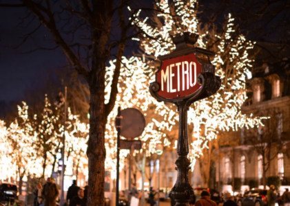 Une ambiance féerique pour les fêtes de fin d’année, Avenue Montaigne