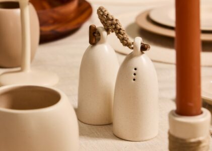 Maisons du Monde X Mory Sacko : une collaboration inédite, élégante et contemporaine. 