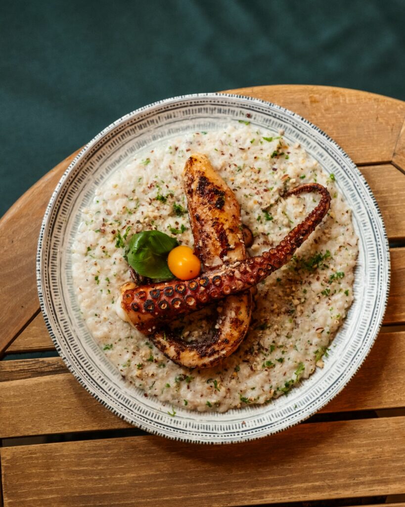 Poulpe avec risotto.