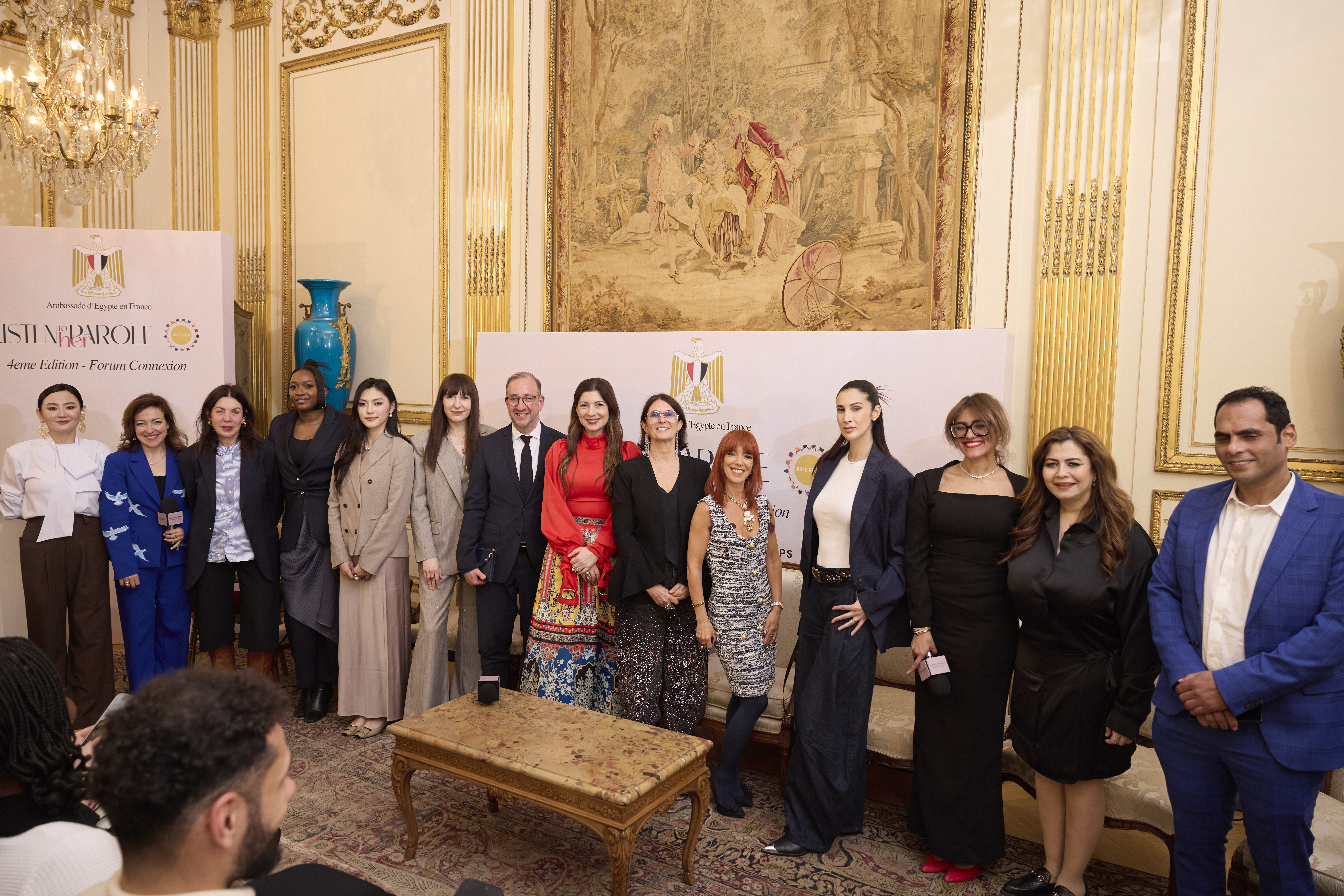 Groupe de participants à la Listen to Her Parole