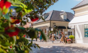 La vallée village l'art du geste entrée