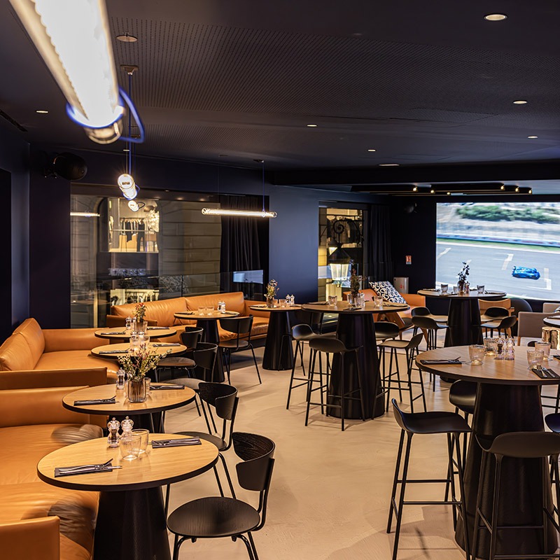 Salle principale du BLU CAFÉ