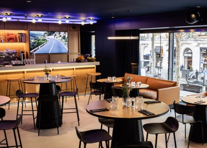 Le BLU CAFÉ : le coffee shop qui mêle gastronomie et F1