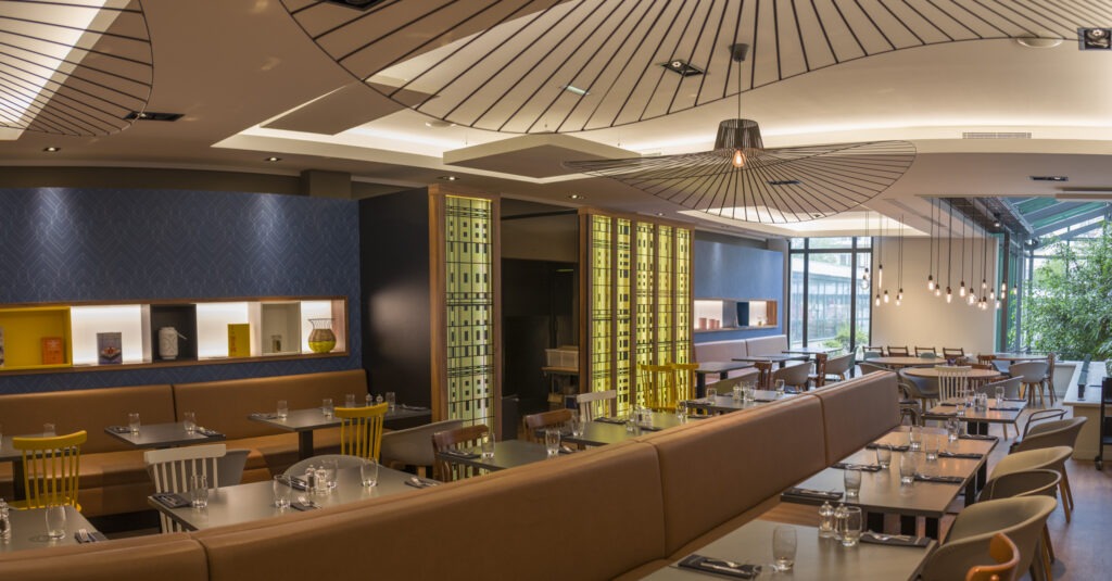 restaurant dans l'ensemble