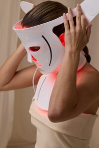 Femme qui met le LumaLux