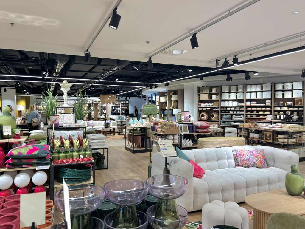 Salle d'achat de Maisons du Monde Beaugrenelle