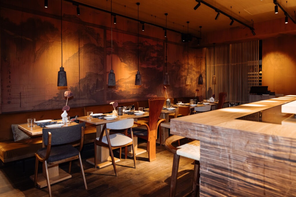 Intérieur du restaurant UNI - Paris