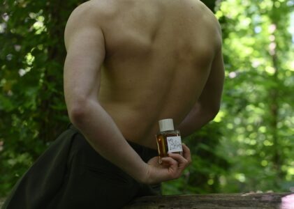 Hellenist fait renaître le faune en parfum